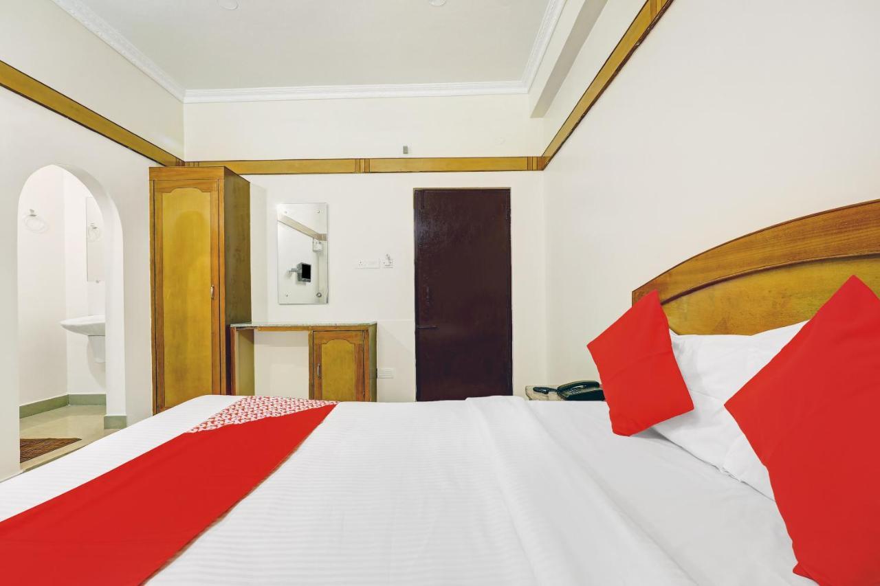 Oyo Flagship 82963 Century Residency Hotel 3*