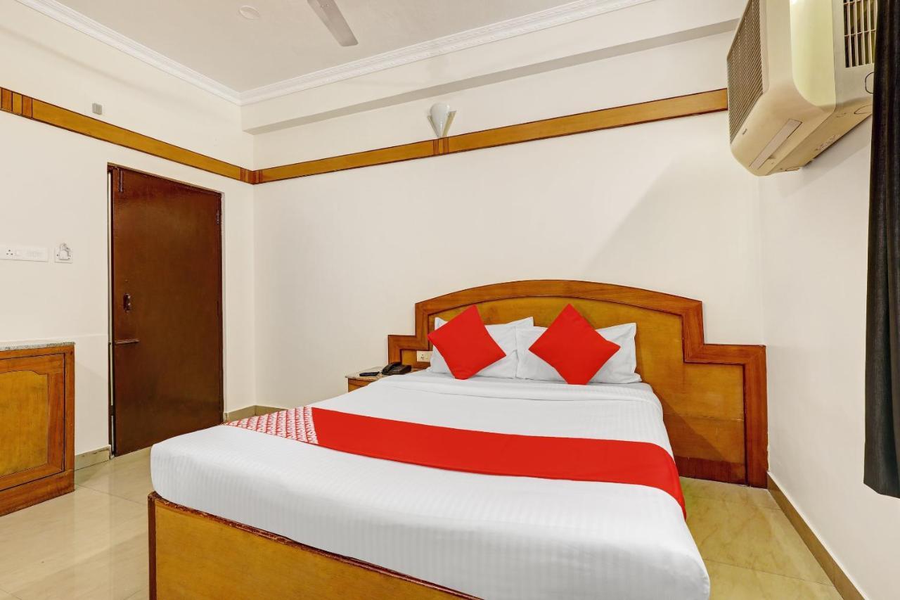 Hotel Oyo Flagship 82963 Century Residency 3*