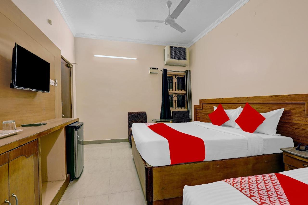 Oyo Flagship 82963 Century Residency 3*
