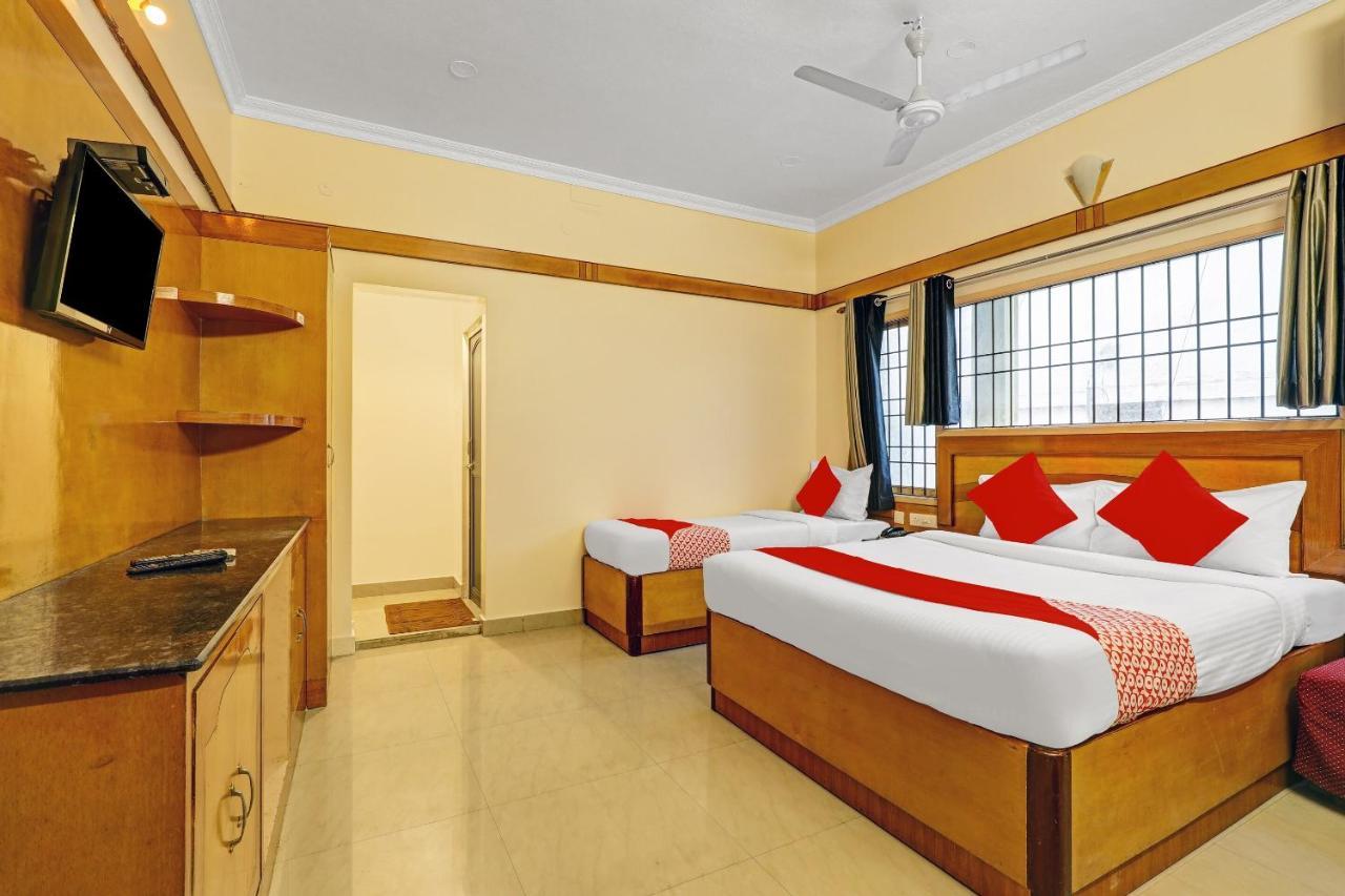 Oyo Flagship 82963 Century Residency